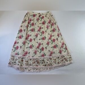 Chic Floral A-Line Skirt in Cream and Pink floral lace , see measurements *stain